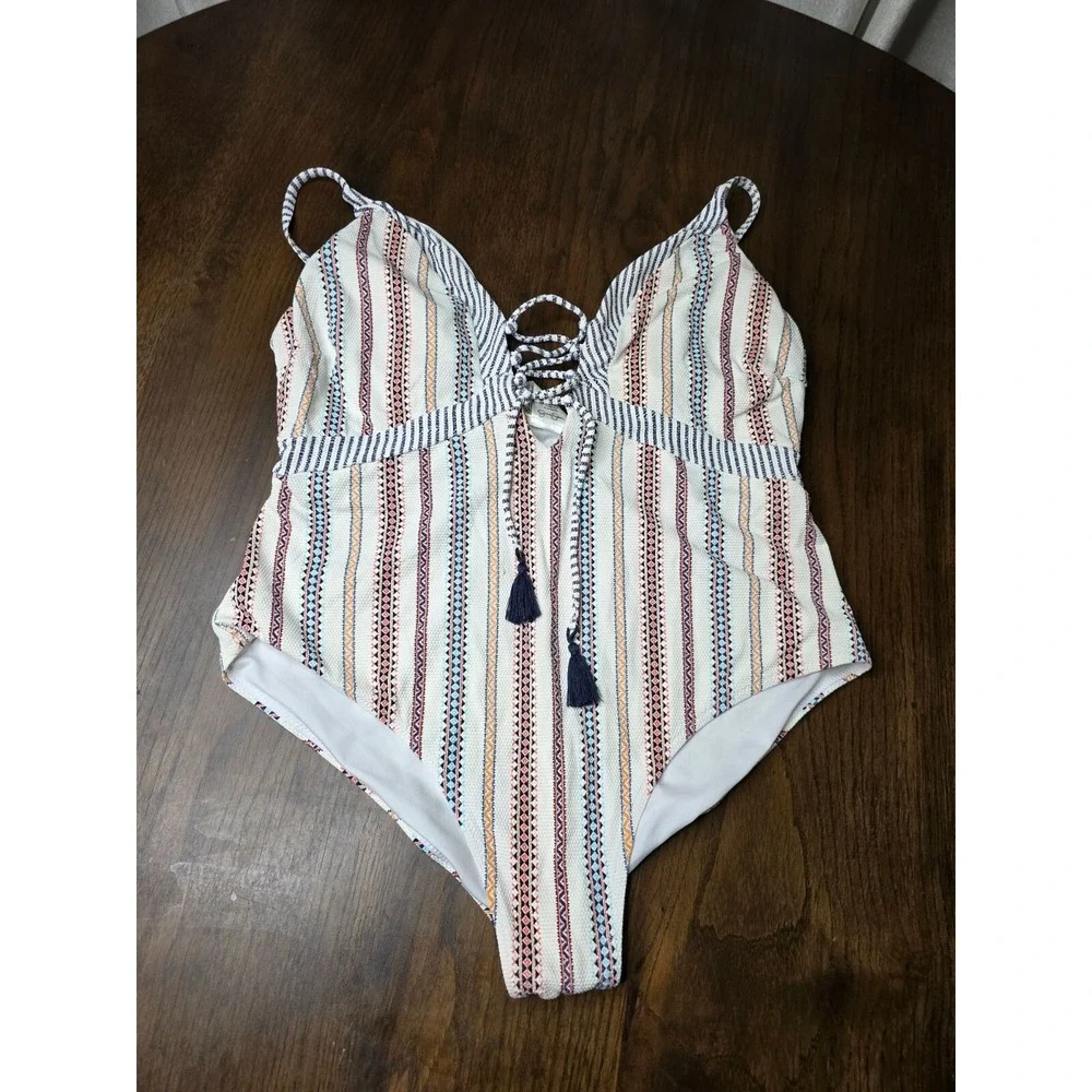Jessica Simpson Aztec Boho Front Lace-Up One-Piece Swimsuit Size.  XL H3